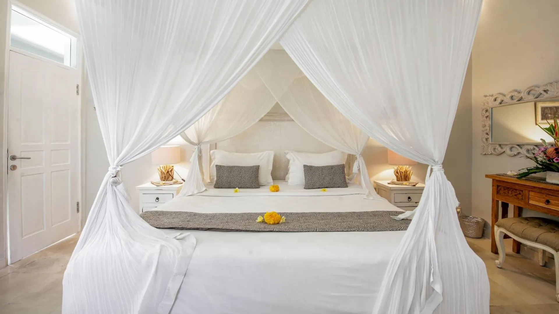 Villa Lodek Deluxe Seminyak  Seminyak (Bali)
