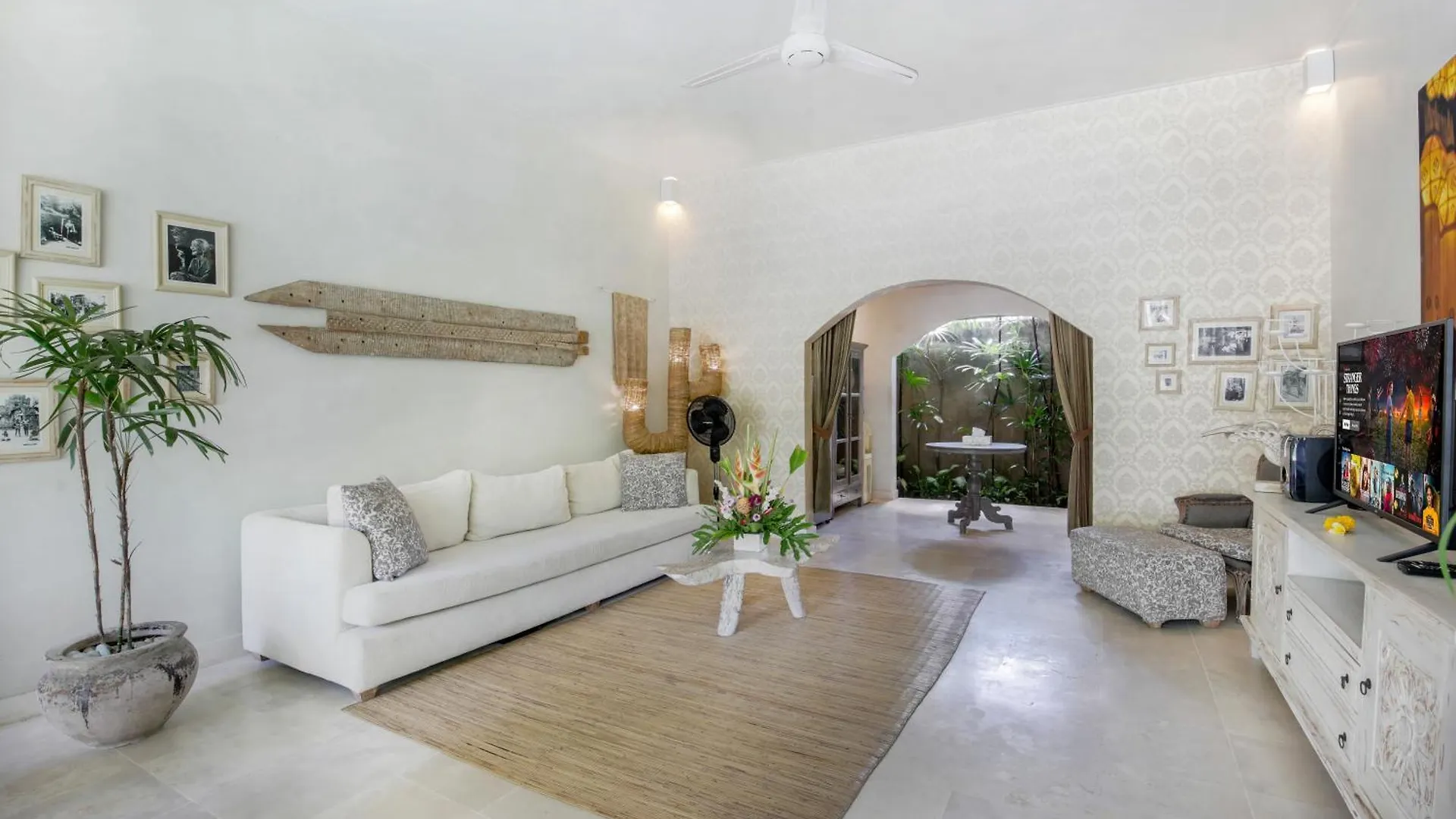 Villa Lodek Deluxe Seminyak  Indonesia