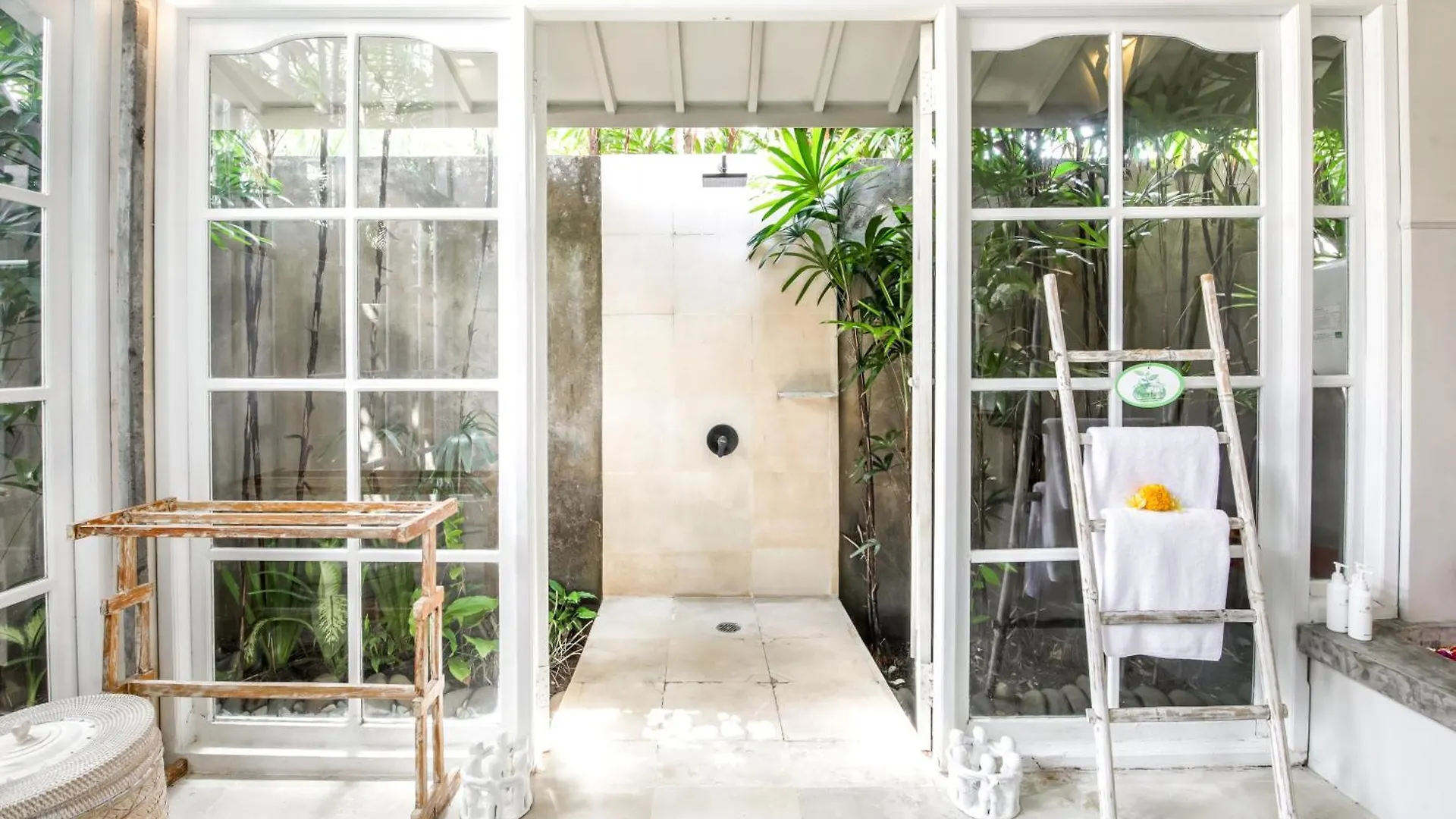 Villa Lodek Deluxe Seminyak  Indonesia